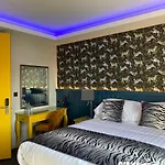 Hotel Crown Quarter
