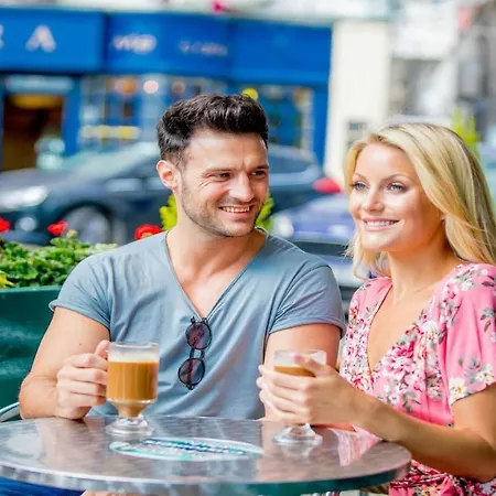 Crown Quarter Hotel *