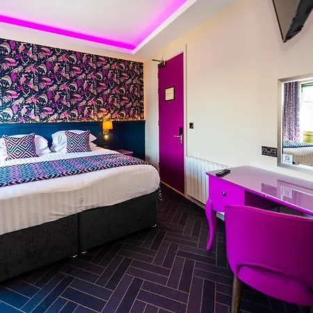 Crown Quarter * Wexford