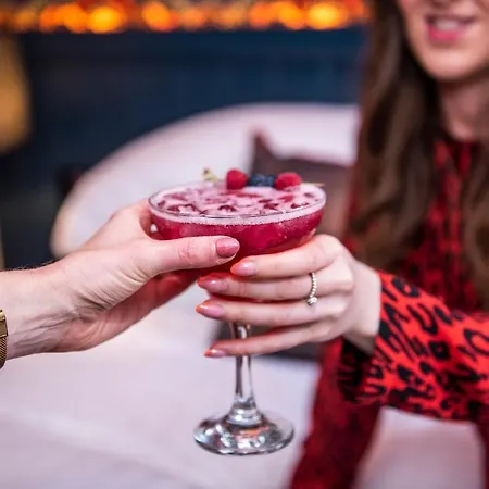 Hotel Crown Quarter *