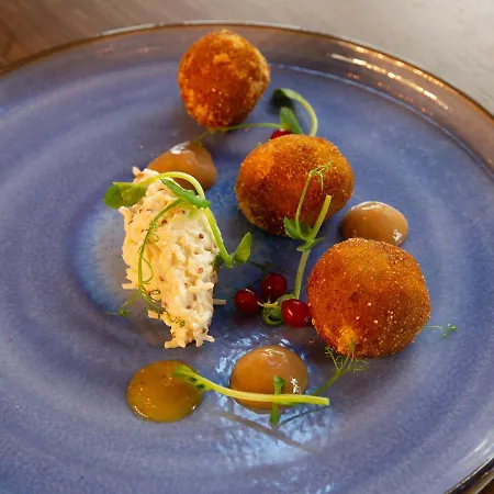 Crown Quarter * Wexford