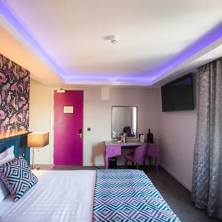 Crown Quarter * Wexford