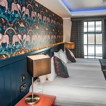 Crown Quarter Hotel