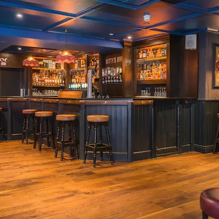 Crown Quarter * Wexford