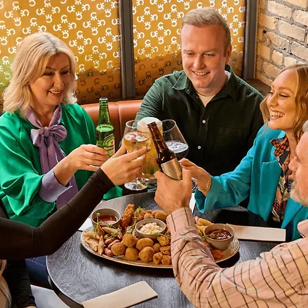 Crown Quarter Hotel *