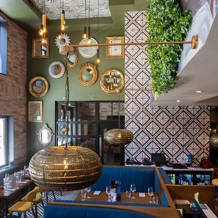 Crown Quarter * Wexford