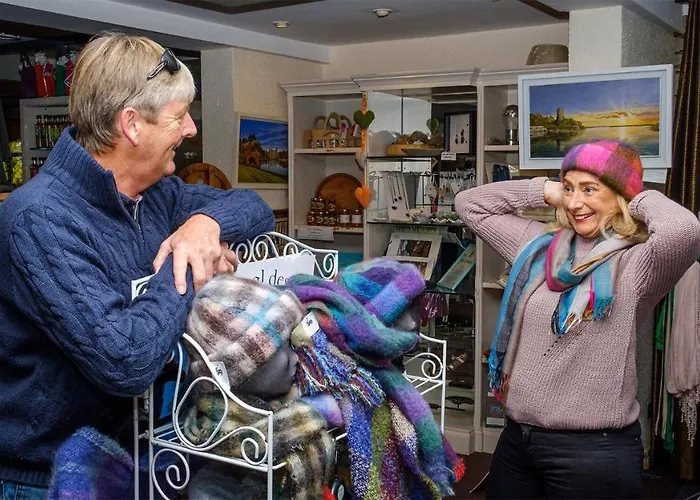 Crown Quarter Hotel *