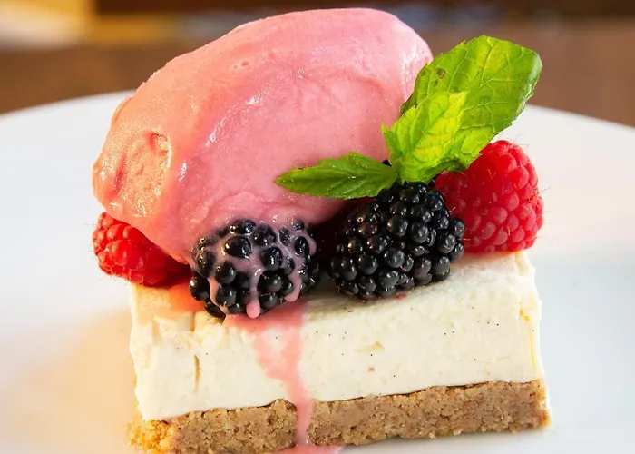 Crown Quarter Hotel *