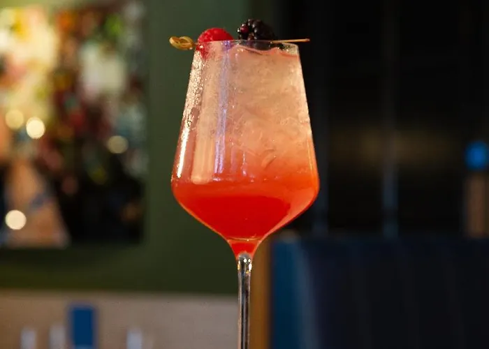 Hotel Crown Quarter *