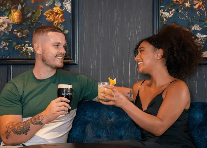 Hotel Crown Quarter *