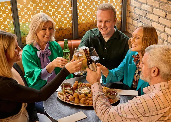 Hotel Crown Quarter *