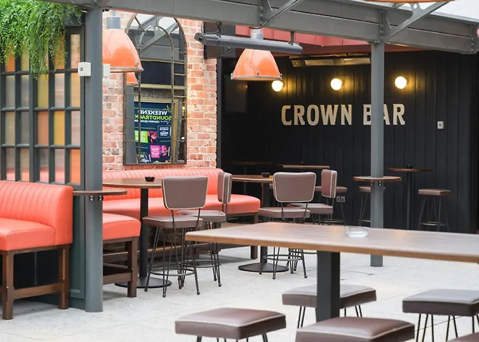 Hotel Crown Quarter *