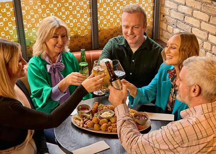 Crown Quarter Hotel *